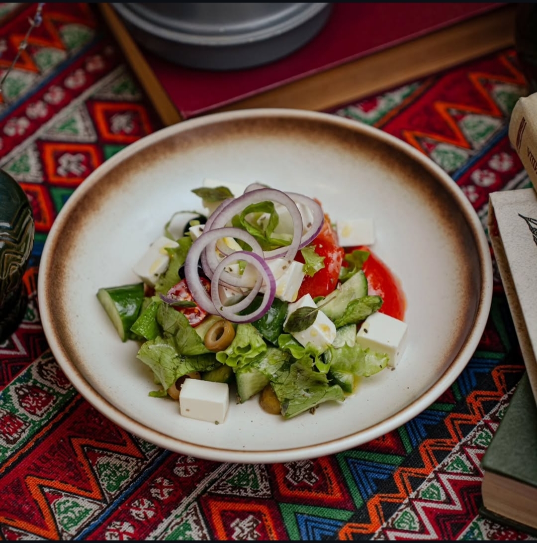  греческий салат с сыром фета 